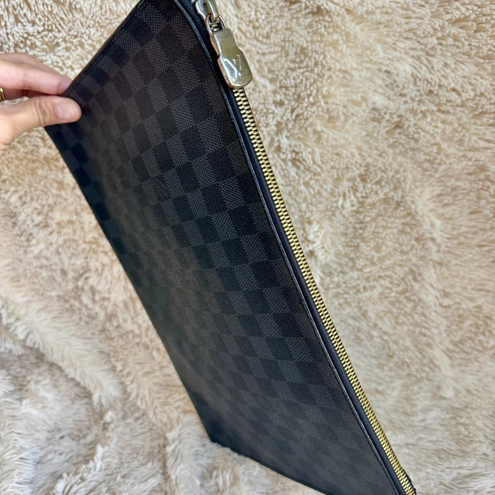 Louis Vuitton Damier Graphite Laptop Case Cover, size 15-Inch - Black